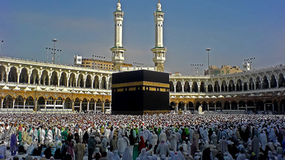 Why do Muslims sacrifice animals on Eid al-Adha (Bakra Eid)? kaaba in mecca - Why do Muslims sacrifice animals on Eid al-Adha (Bakra Eid)?